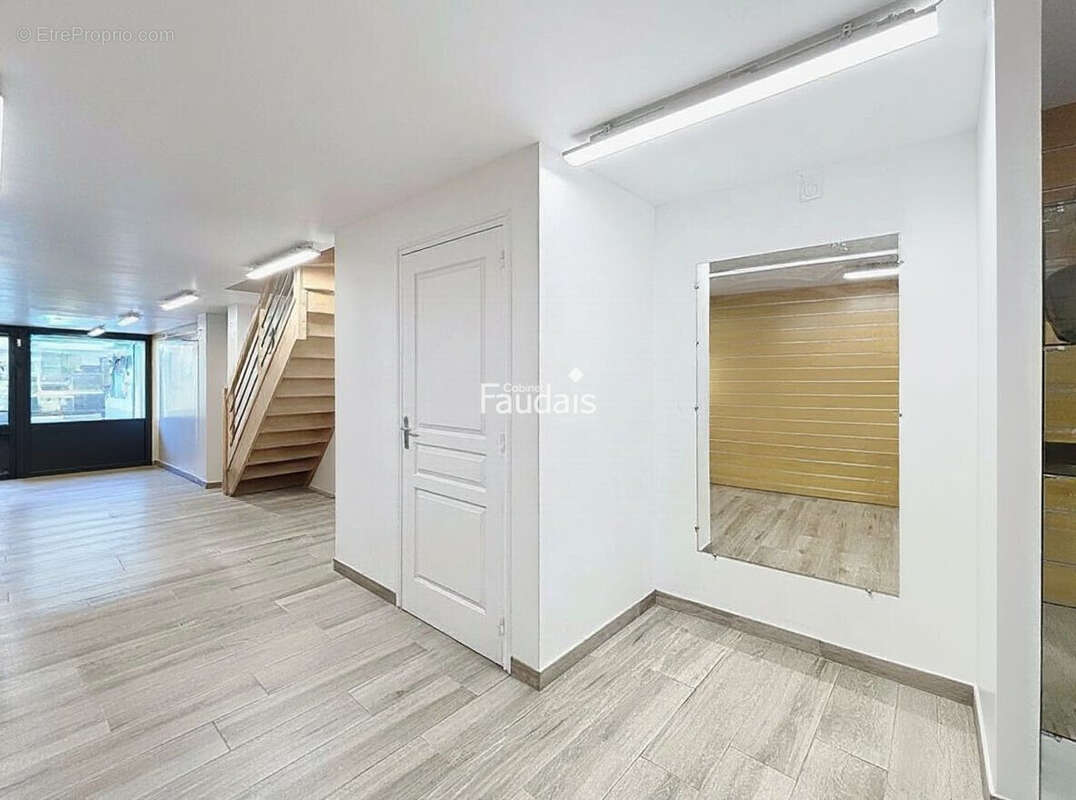 386 m² à Sainte-Mere-Eglise  - photo 3