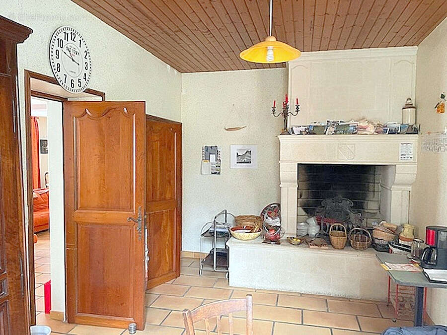 Maison à SAINT-SAUVEUR-D'AUNIS