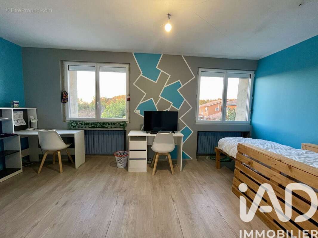 Maison 212 m² à Manthes  - photo 4