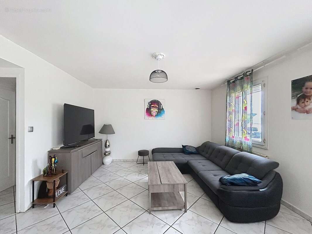 Photo 3 - Maison à ESTRABLIN