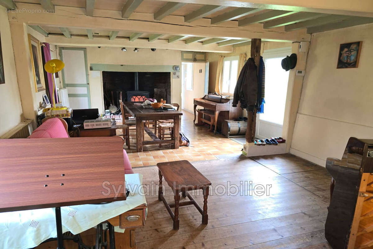 Maison à FEUQUIERES