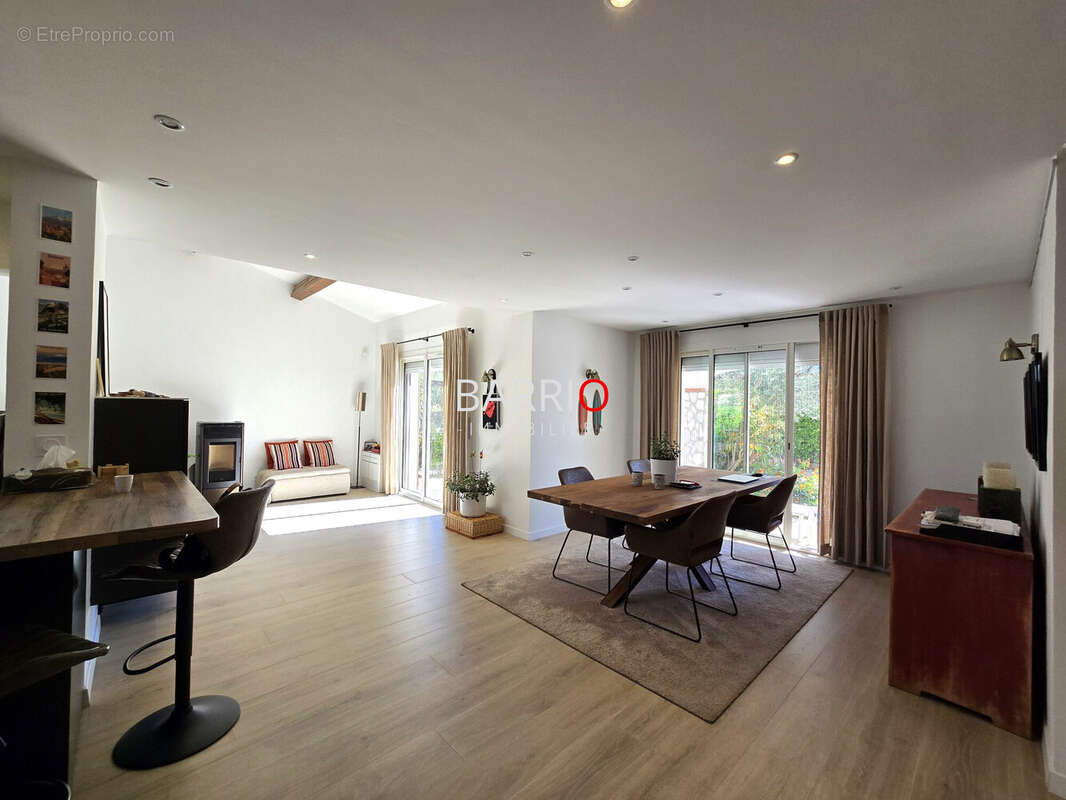 Maison à SAINT-GENIS-DES-FONTAINES