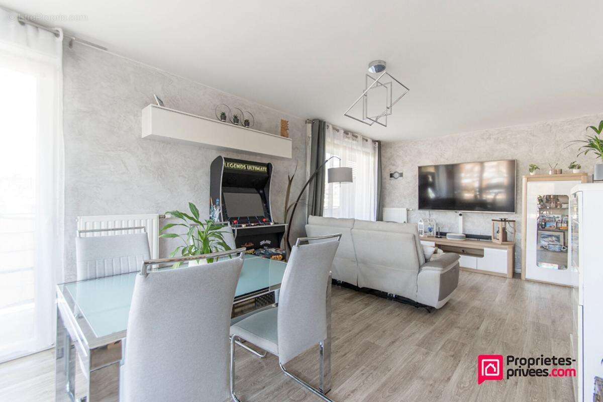 Appartement à CORBEIL-ESSONNES