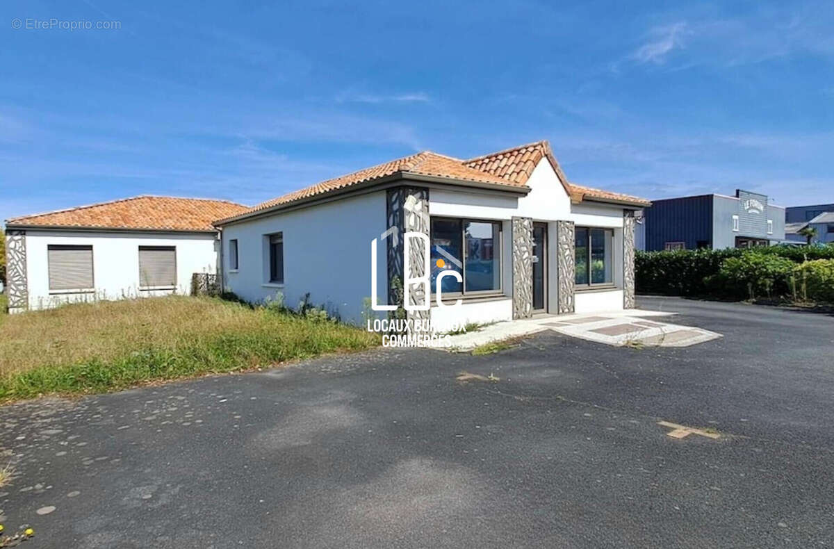 Commerce à BASSE-GOULAINE