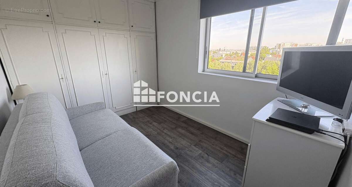 Appartement à FRESNES