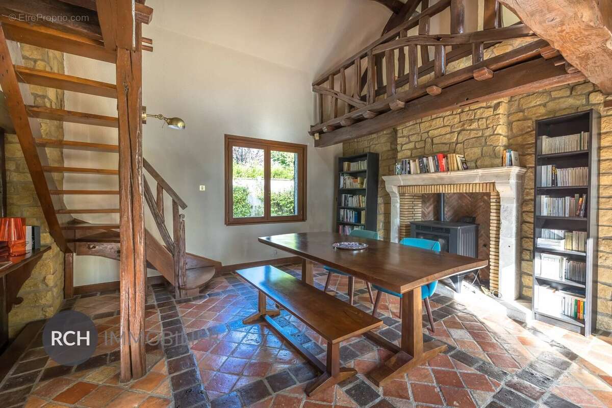 Maison à HOUDAN