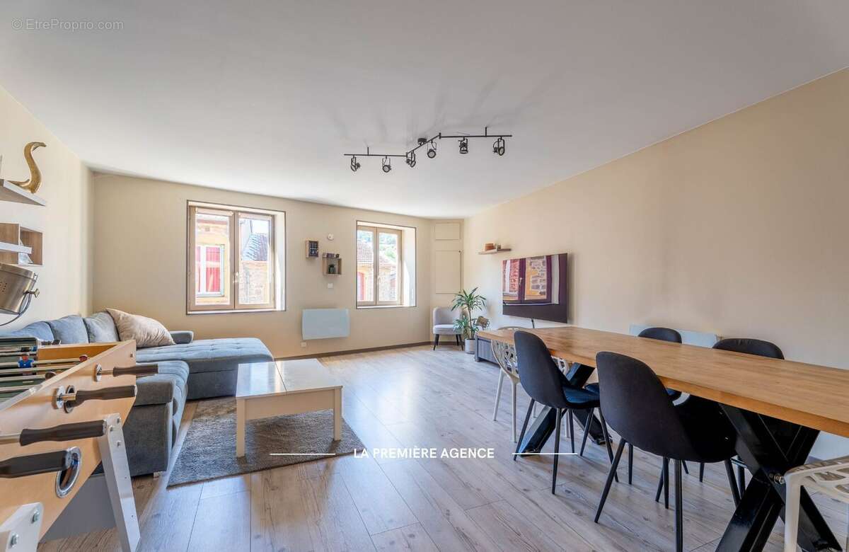 Appartement à SAINT-FORGEUX