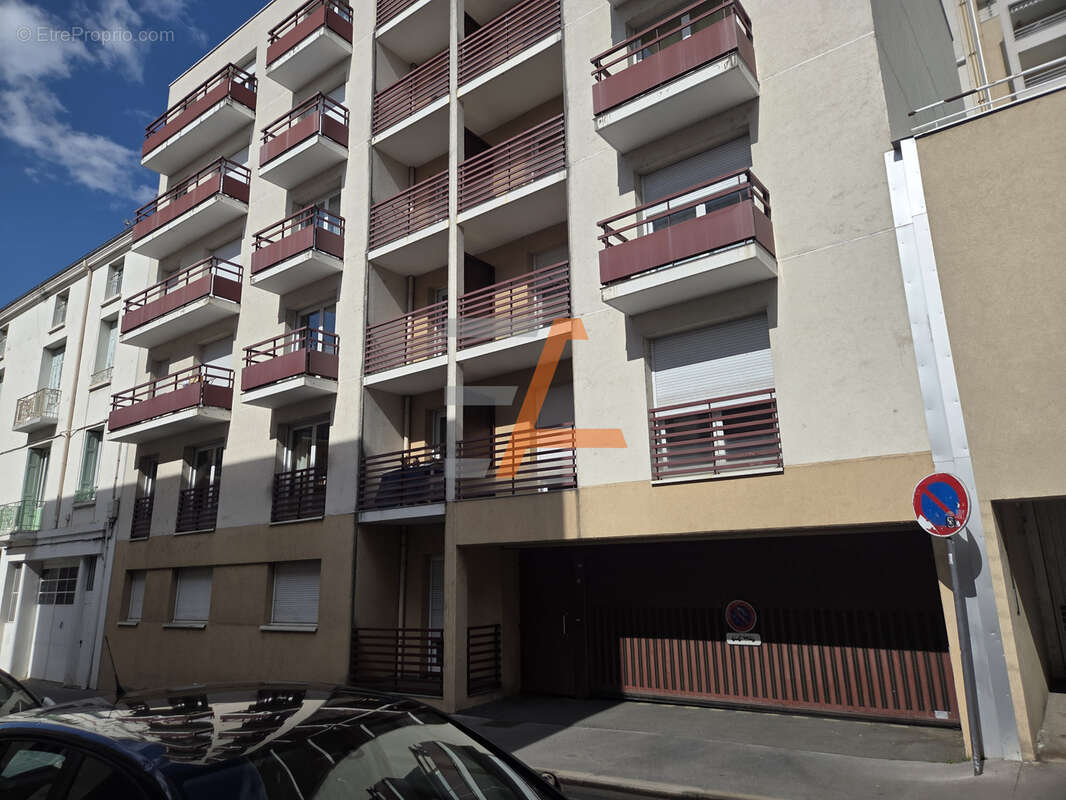 Parking à SAINT-ETIENNE