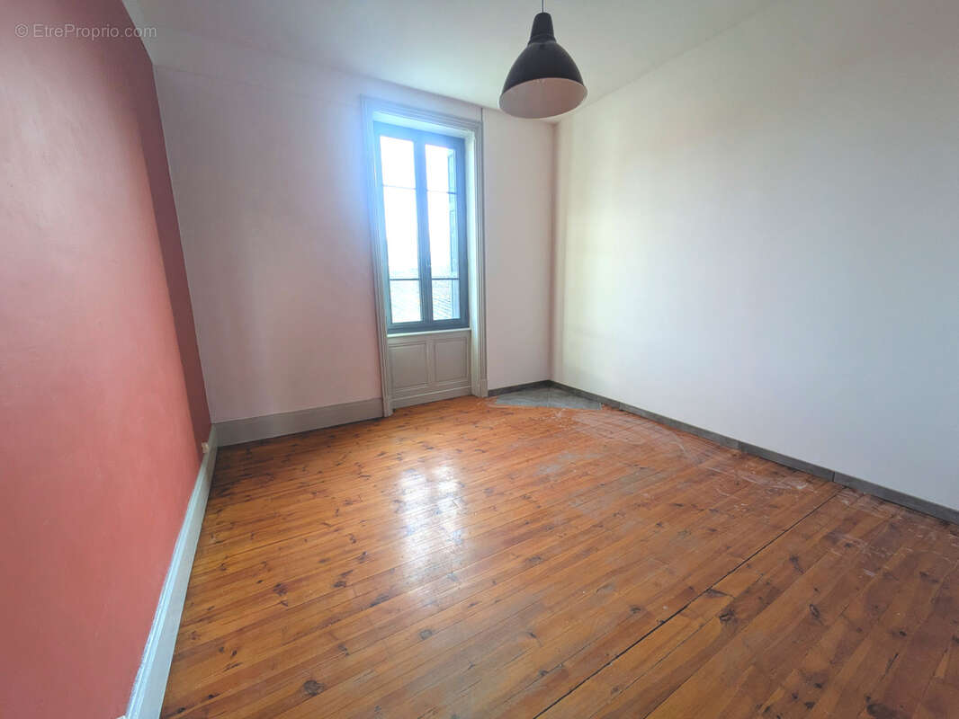 Proche du centre de FEURS, Appartement de 125m2 à vendre. - photo 11