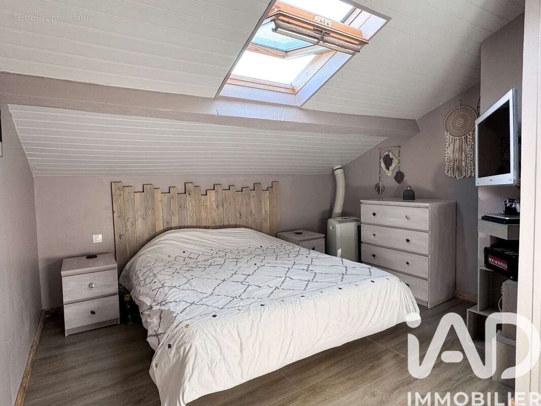 Maison 179 m² à Cadillac-En-Fronsadais  - photo 8