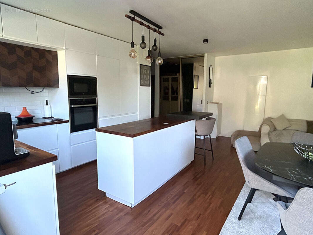 Appartement à L&#039;HAY-LES-ROSES