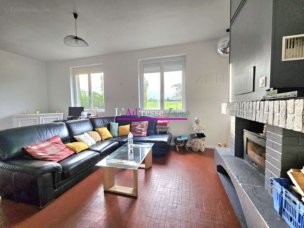 Maison à CROISILLES