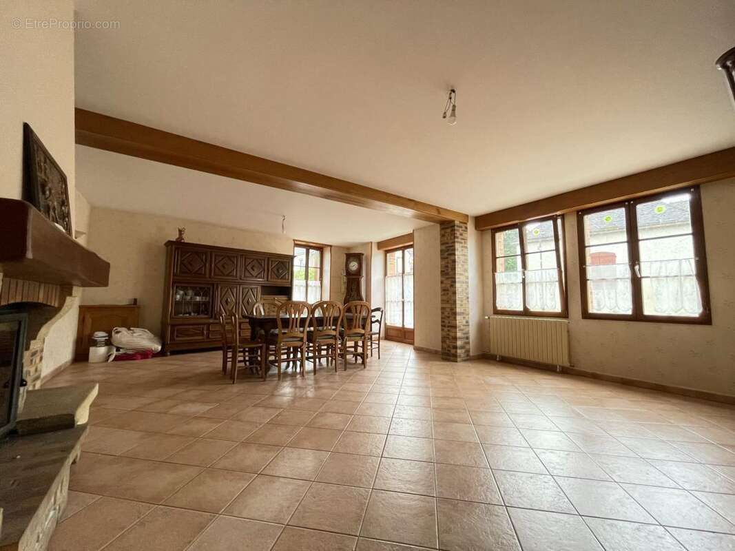 Maison 170 m² à Coudrecieux  - photo 3