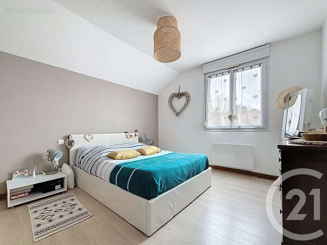 Maison à SAINT-PARRES-AUX-TERTRES