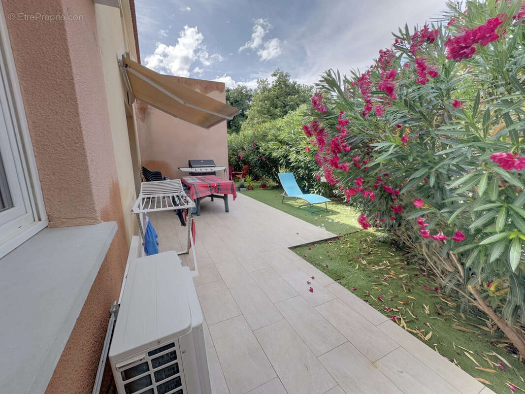 Appartement 76 m² à Santa-Maria-Poggio  - photo 10