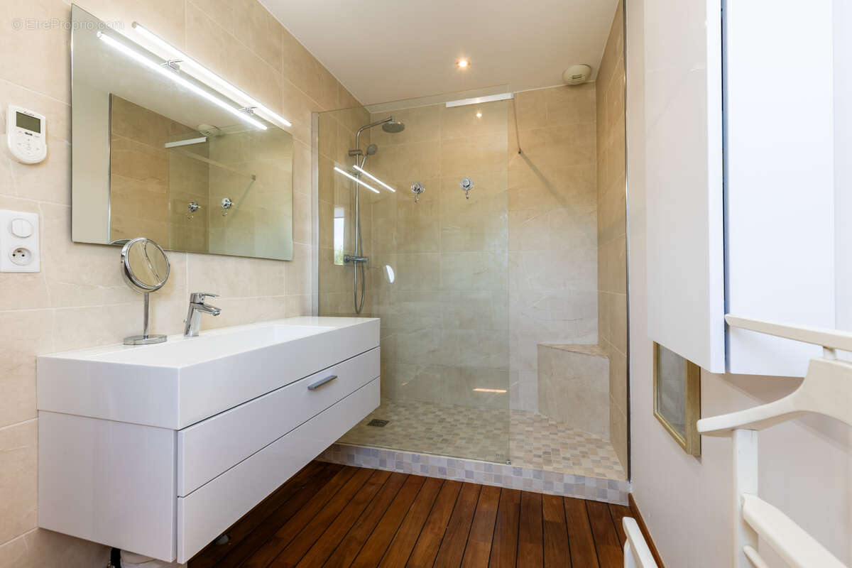 HAUT BOULIAC , quartier résidentiel et prisé, confortable maison - photo 15