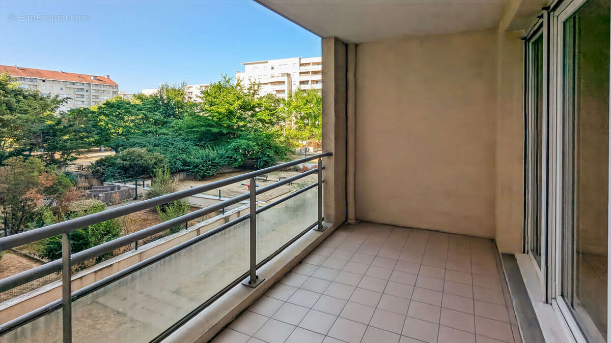Appartement 75 m² à Villeurbanne  - photo 2