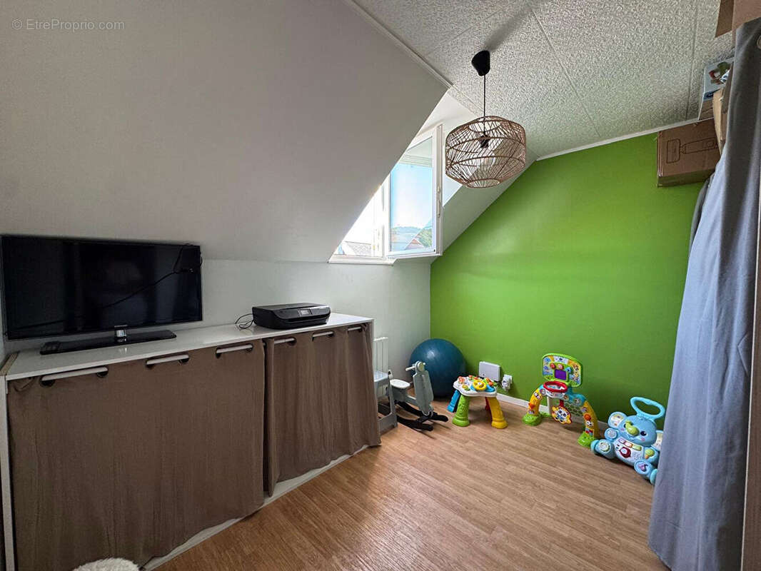 Maison - 3 chambres - garage - photo 8