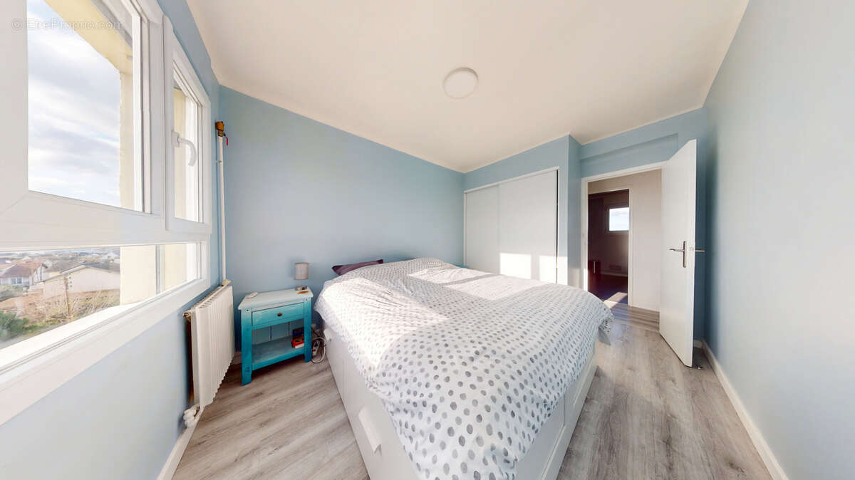 Appartement à SARTROUVILLE