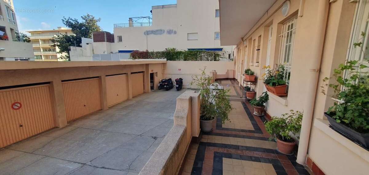 Appartement à VALLAURIS