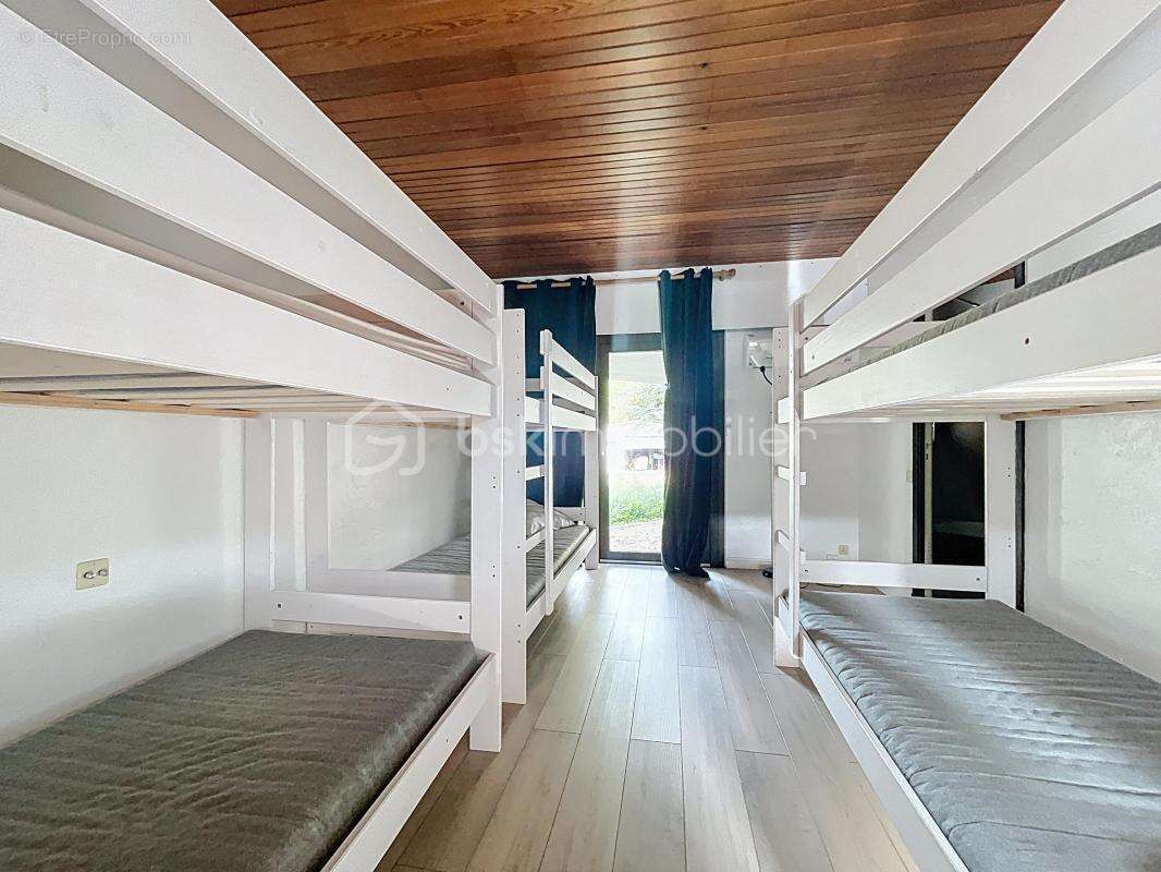 Commerce à SAINT-VALLIER-DE-THIEY