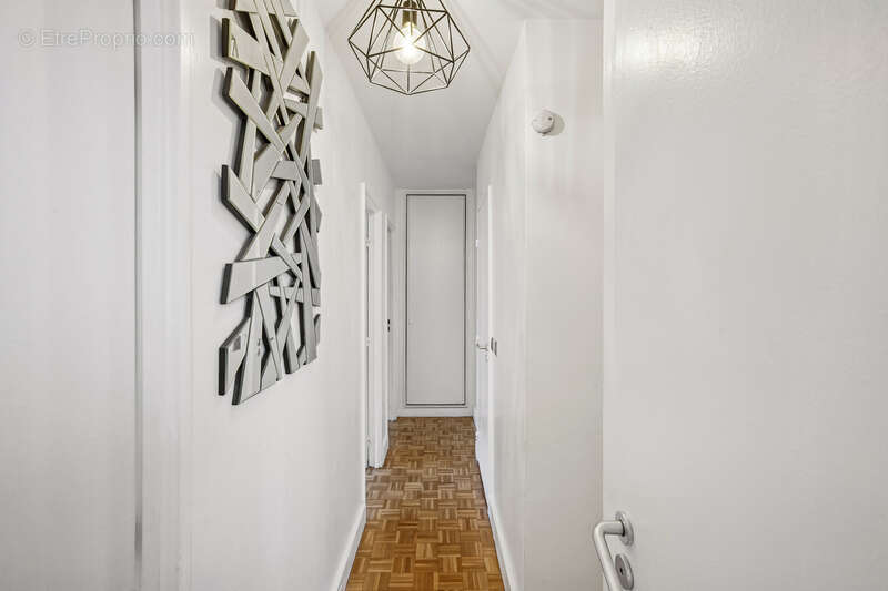 Appartement à COURBEVOIE