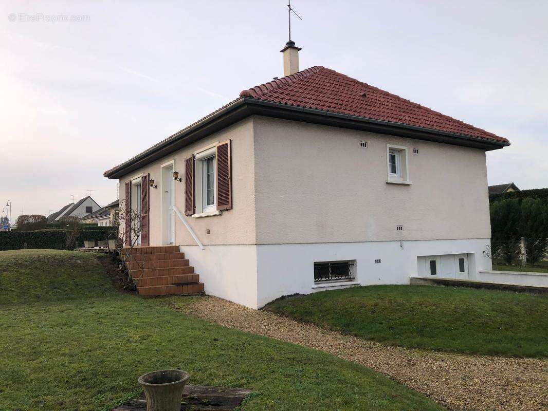 Maison à MEZIDON-CANON