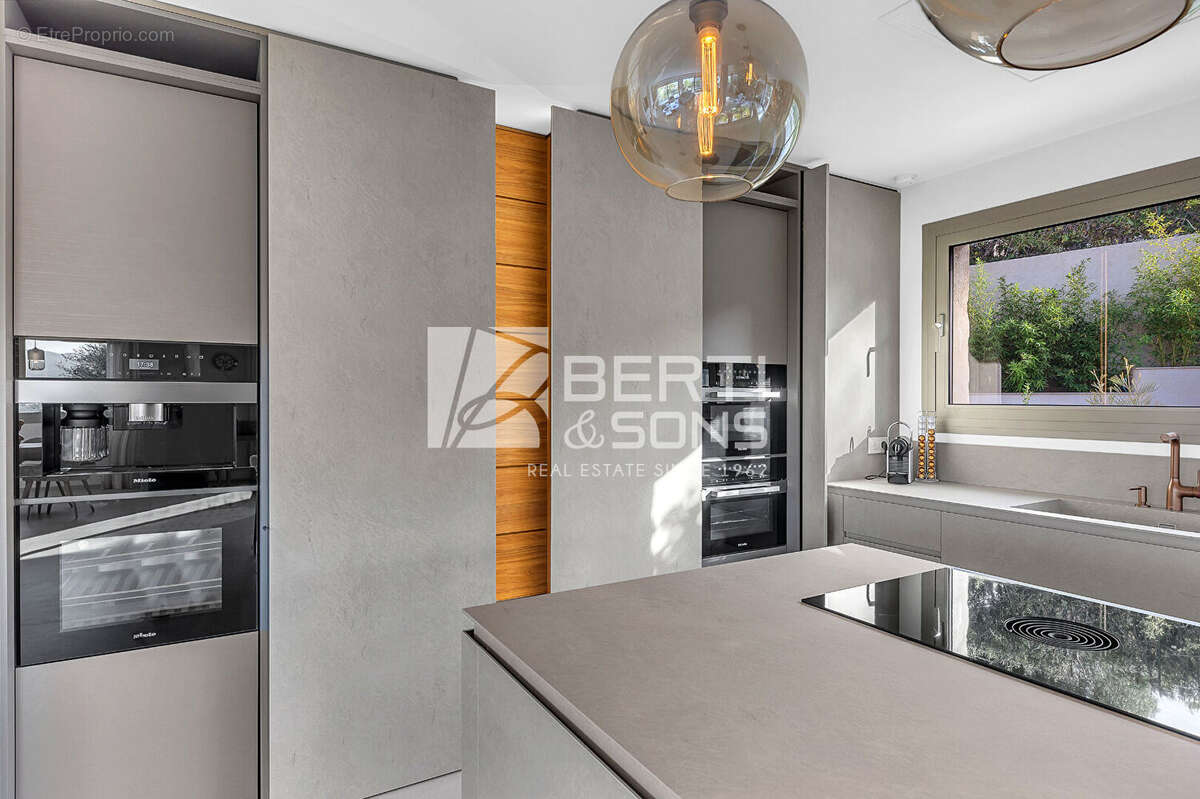 Maison à MANDELIEU-LA-NAPOULE