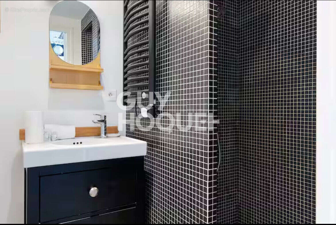 Appartement à PARIS-20E