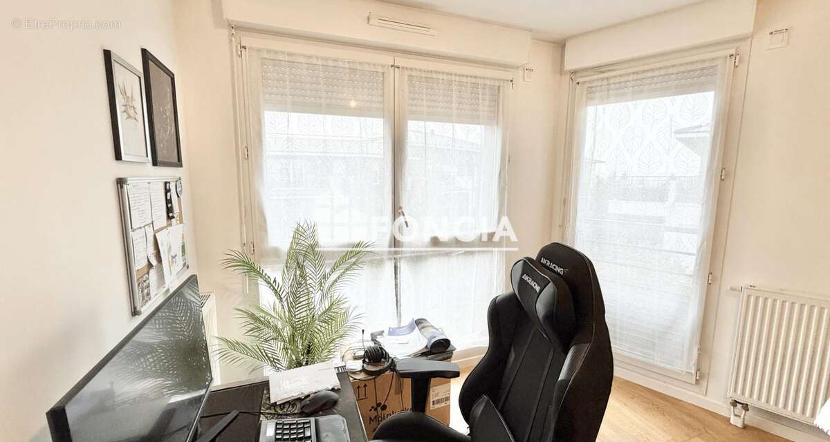 Appartement à VILLEPREUX