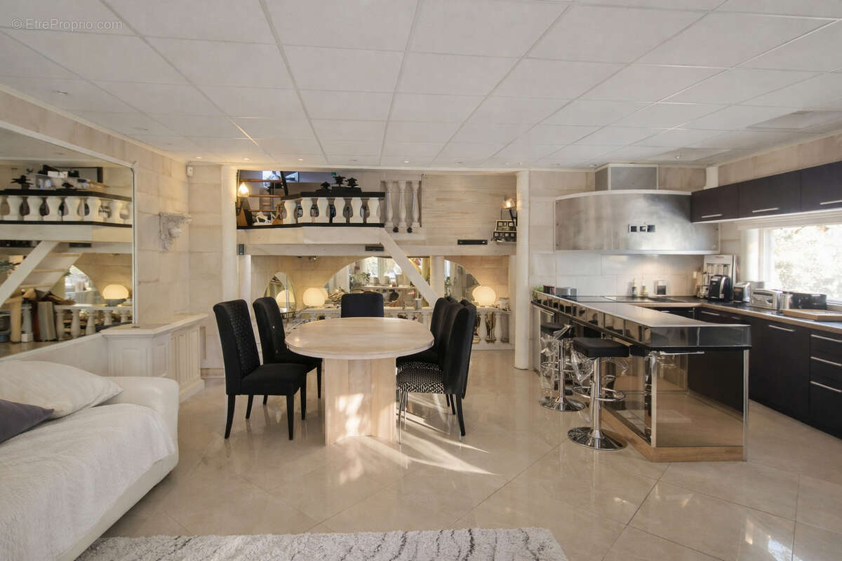 Maison à IVRY-SUR-SEINE