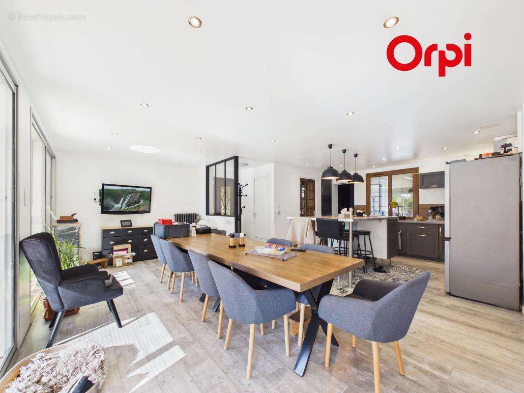 Maison 150 m², accès au centre-ville de Bernay à pied - photo 3