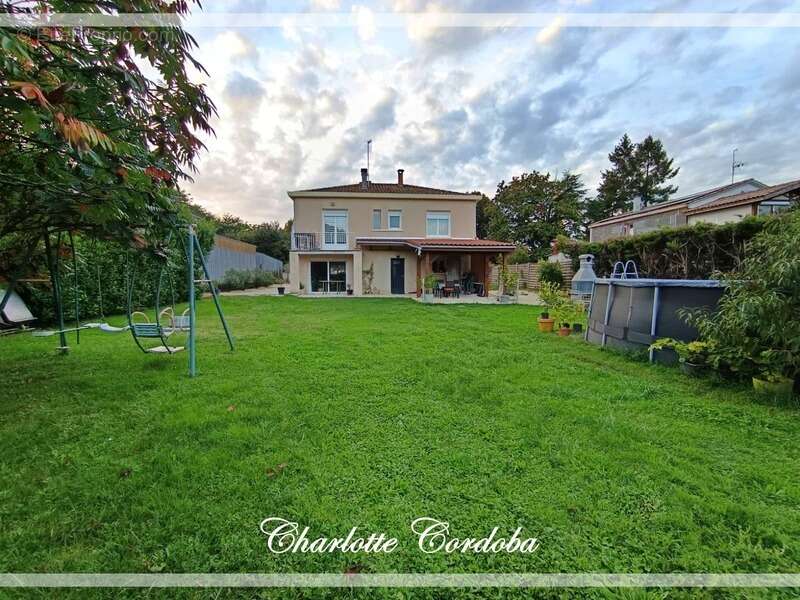 Maison à COLAYRAC-SAINT-CIRQ