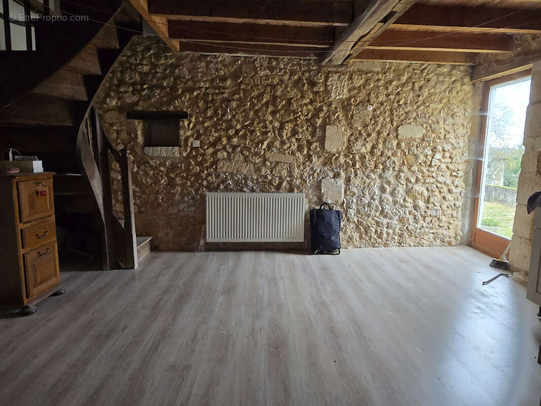 Maison en pierres au cœur de Villamblard avec 2 habitations! - photo 15