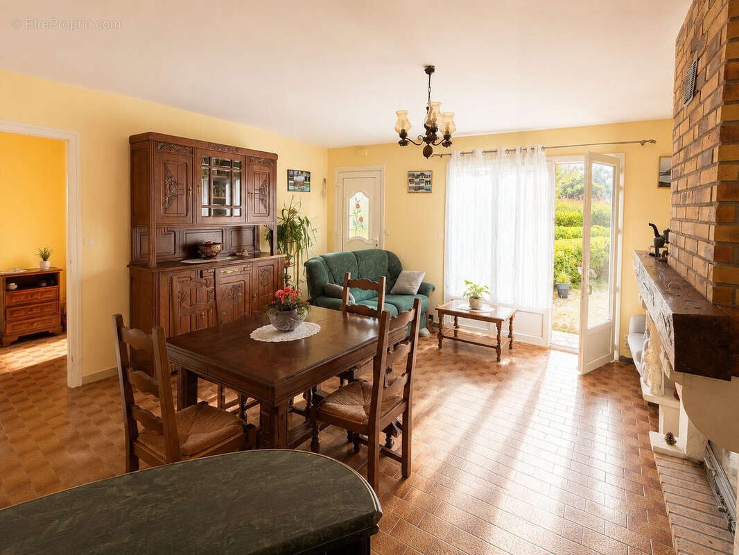 Maison à ANGRESSE