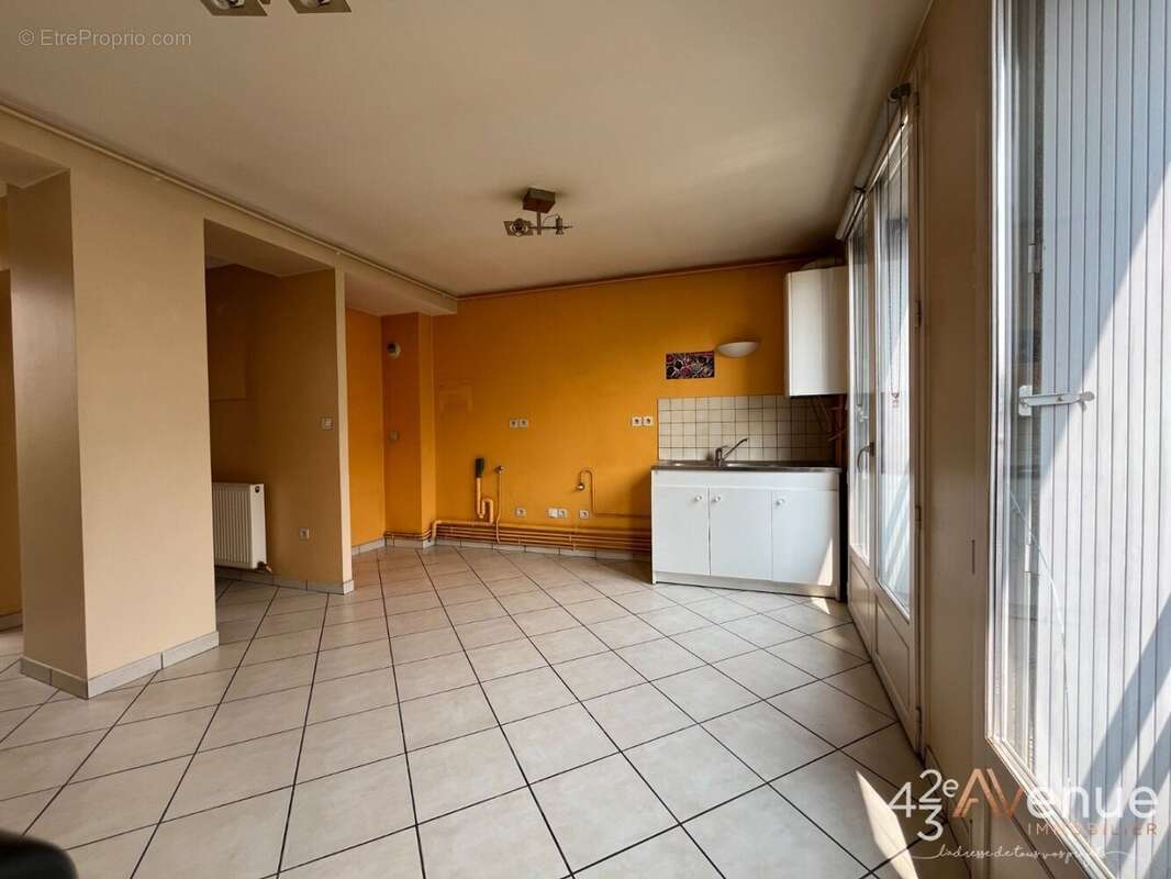 Appartement à SAINT-ETIENNE