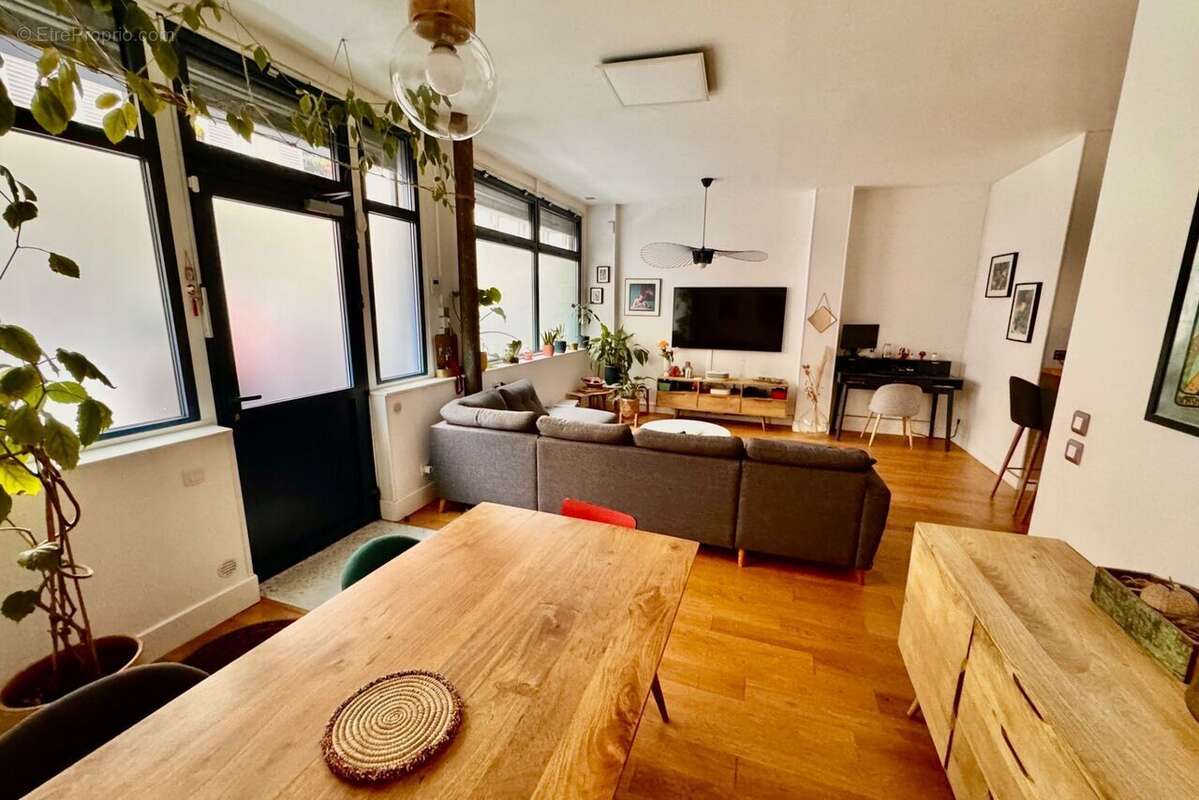 Appartement à PARIS-10E