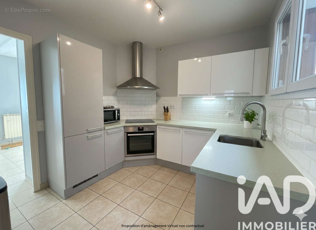 Photo 4 - Maison à SAINT-JULIEN-EN-BORN