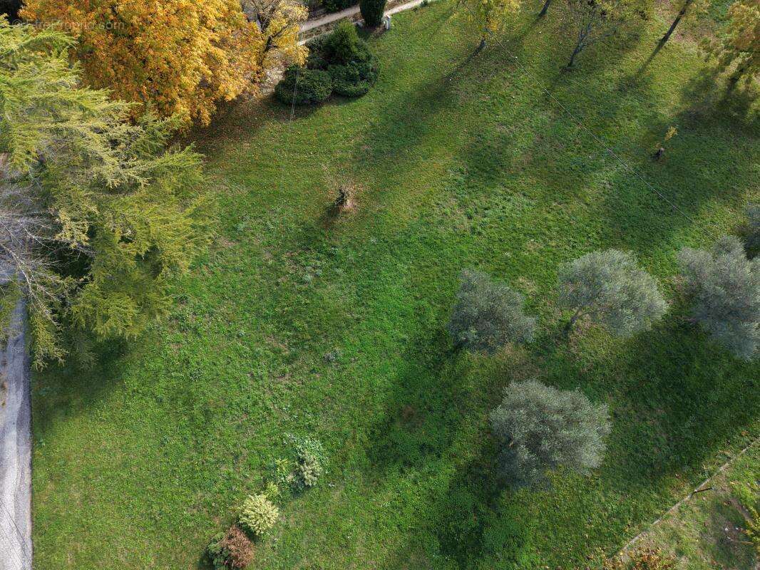 Terrain à VILLENEUVE-DE-BERG