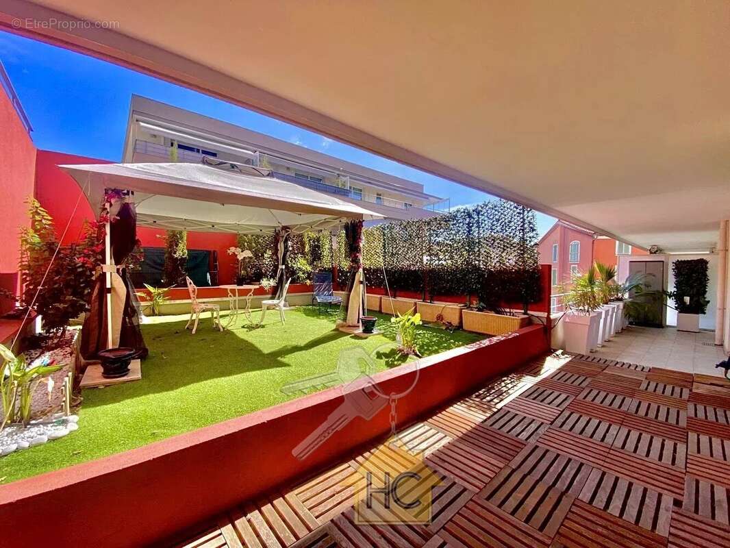 Appartement à MANDELIEU-LA-NAPOULE