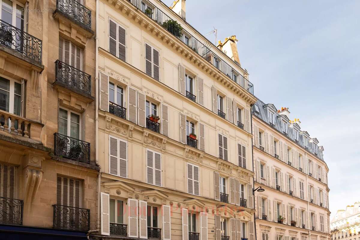 Appartement à PARIS-18E