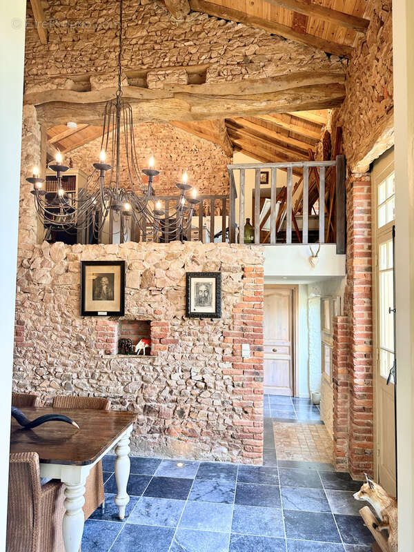 Maison à MONTAIGUET-EN-FOREZ