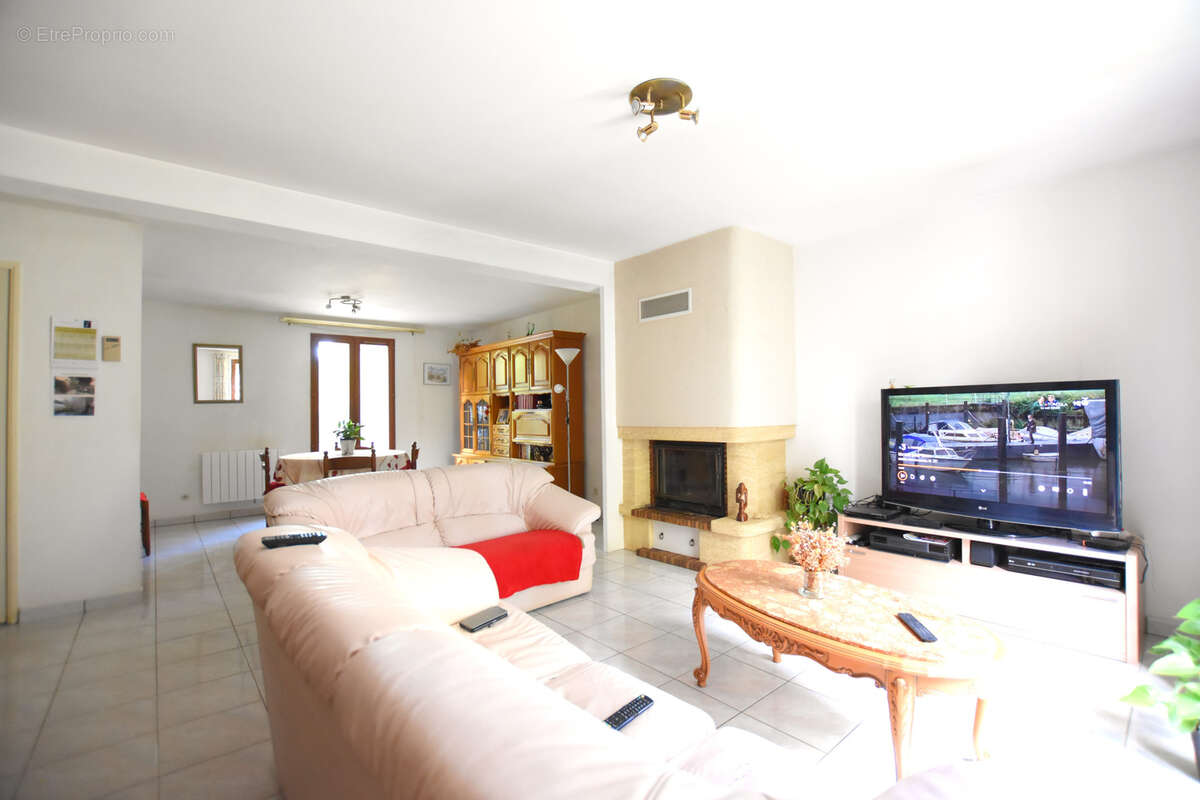 Maison à LES ESSARTS-LE-ROI