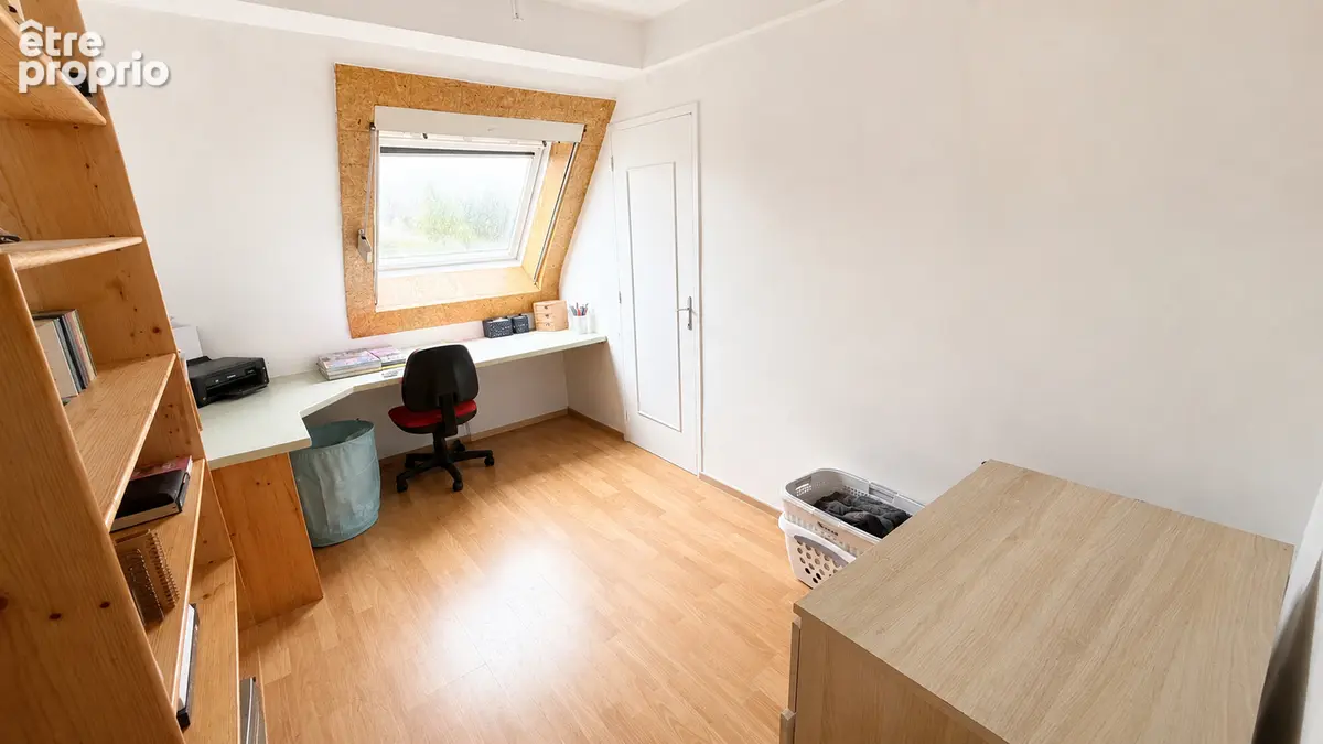 Maison 7 pièces - terrain de 370 m2 - GUILERS - photo 9
