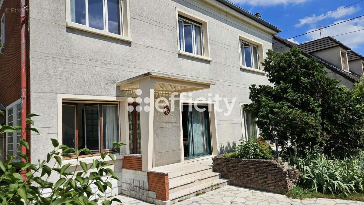 Maison à ORMESSON-SUR-MARNE