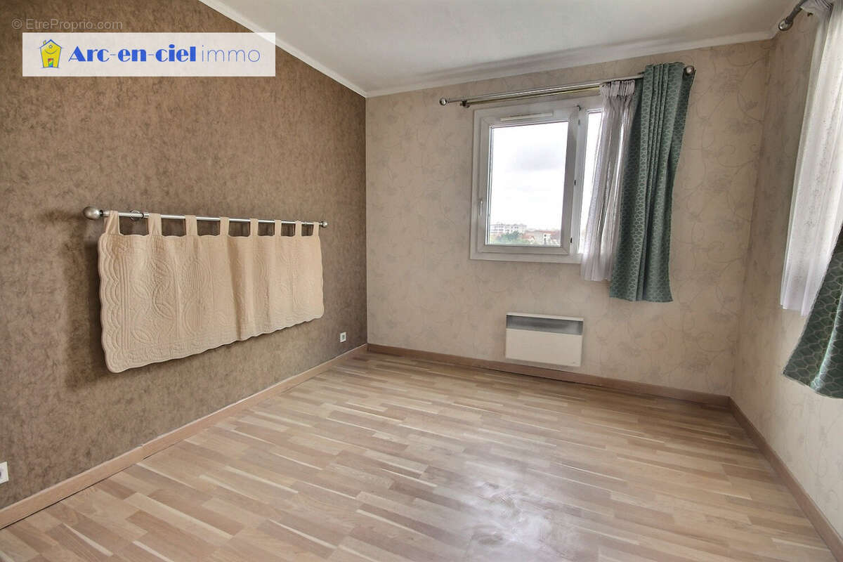 A Bagnolet limite Montreuil Duplex 3 pièces 2 terrasses - photo 11