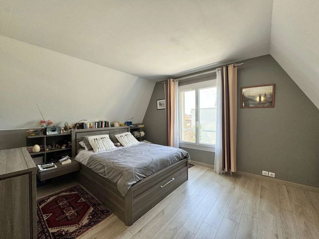 Maison 200 m² à Verrieres-Le-Buisson  - photo 8