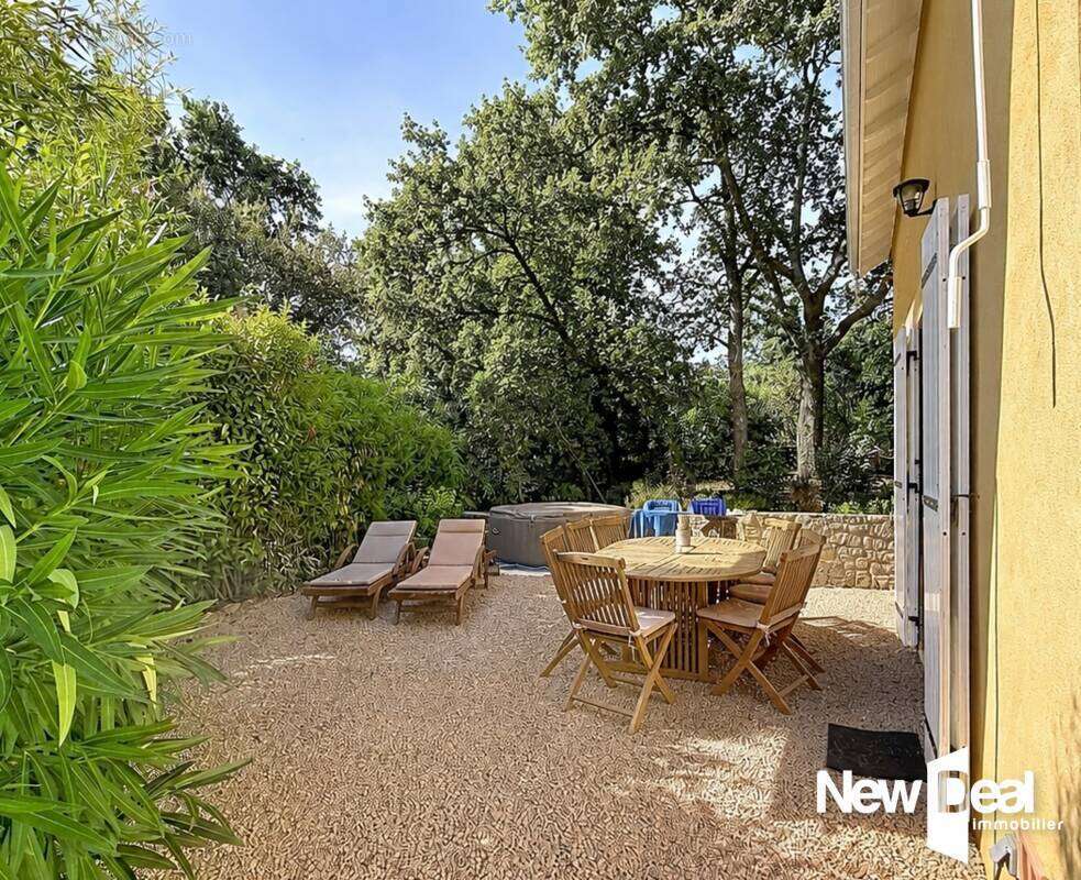 MONTAUROUX_ Charmante villa traditionnelle d’environ 110 m², au calme absolu sur un terrain de 654 m², sans vis-à-vis - photo 4