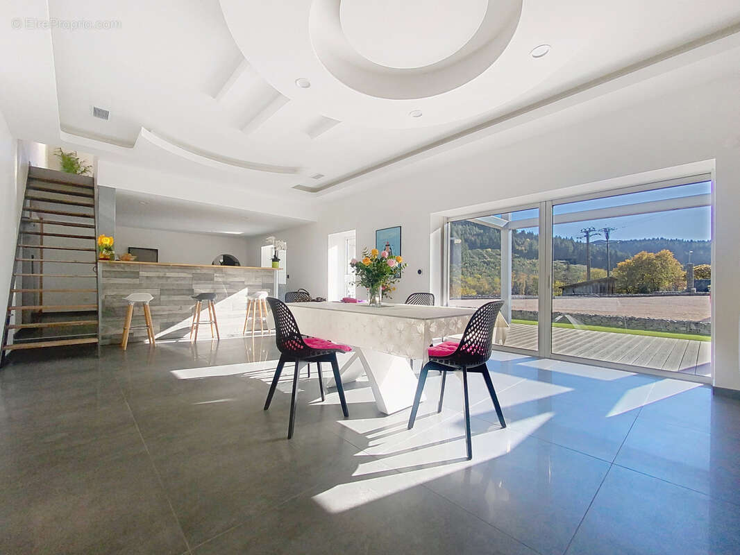 Maison à CHAMBOST-ALLIERES