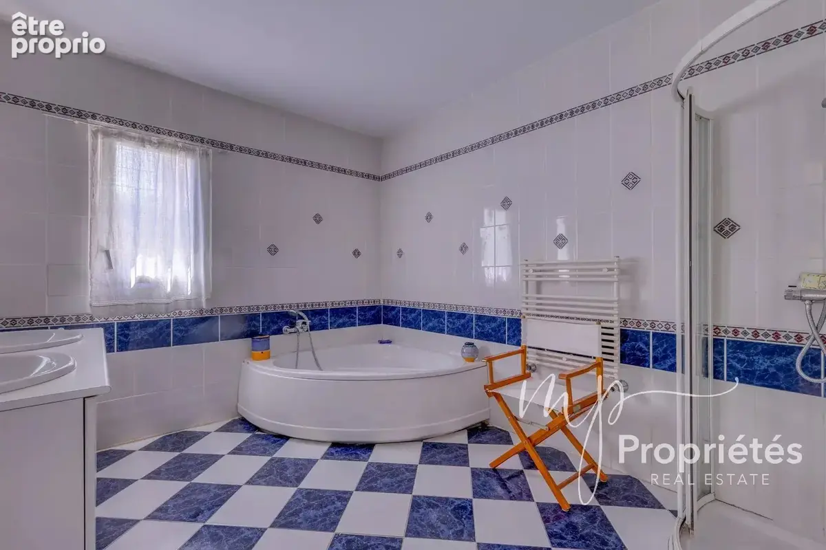 A VENDRE Maison  Rayol Canadel sur Mer. Propriété 300m² vue mer piscine proche plage - photo 25